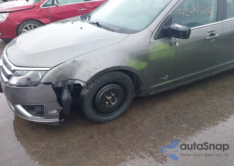 2010 Ford Fusion Hybrid z USA, uszkodzony, nr VIN 3FADP0L37AR242651